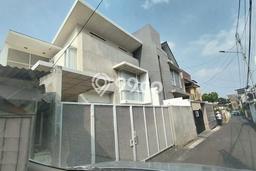Hunian Mewah Siap Huni LT 140m2 di Tebet, Jakarta Selatan Hunian Mewah Siap Huni LT 140m2 di Tebet, Jakarta Selatan
