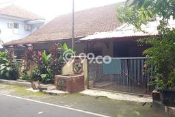 For Sale! Luxury House LT 230m2 Desain Modern di Petukangan For Sale! Luxury House LT 230m2 Desain Modern di Petukangan