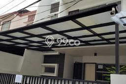 Rumah Strategis di Tebet, 2 KM, Area Nyaman, Luas 100m² Bangunan 120m² Rumah Strategis di Tebet, 2 KM, Area Nyaman, Luas 100m² Bangunan 120m²