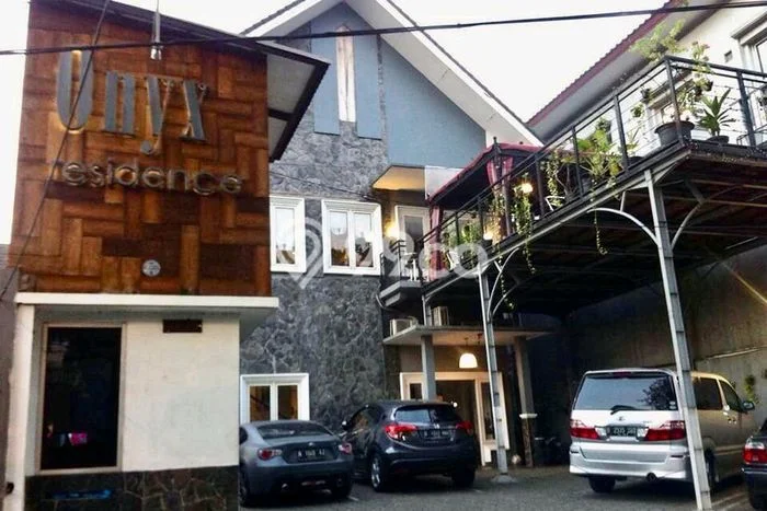 For Sale! Luxury House LT 515m2 Desain Modern di Pejompongan For Sale! Luxury House LT 515m2 Desain Modern di Pejompongan