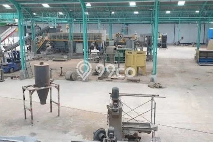 Area Ramai! Pabrik Dijual di Waru untuk Bisnis Luas Bangunan 7000m2 Area Ramai! Pabrik Dijual di Waru untuk Bisnis Luas Bangunan 7000m2