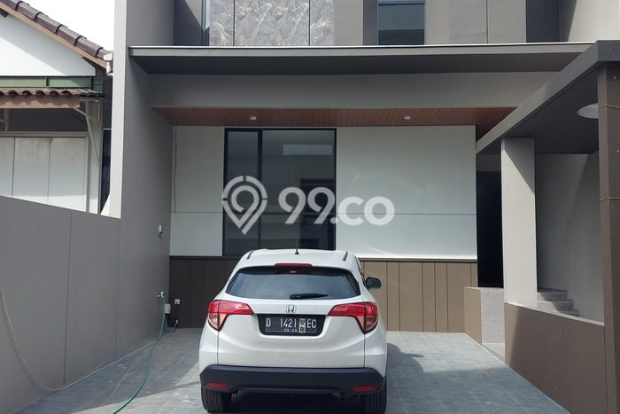 Rumah Elit LB 180m2 Siap Pakai Desain Elegan di Setra Duta, Bandung Rumah Elit LB 180m2 Siap Pakai Desain Elegan di Setra Duta, Bandung