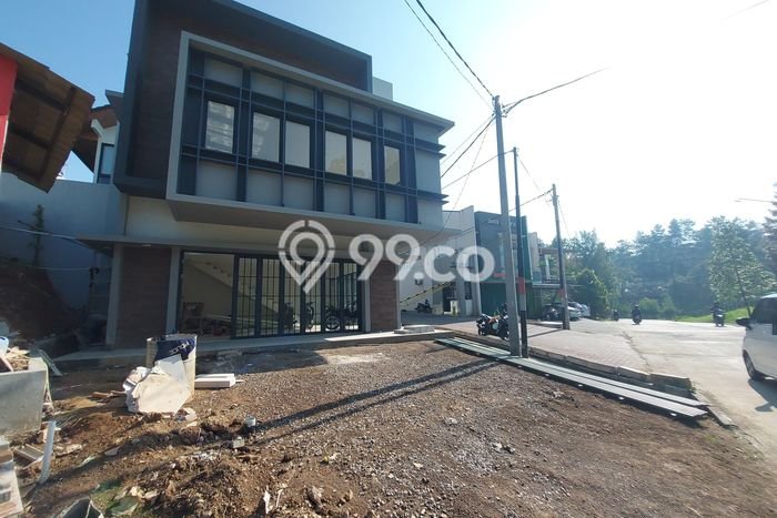 Ruko Dijual di Prime Area Bandung Luas 193m2 Ruko Dijual di Prime Area Bandung Luas 193m2