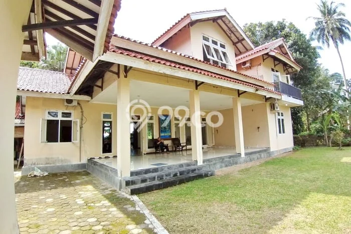 HARGA SPECIAL! Rumah Strategis di Labuan, LT 4241m2m² Bangunan 177m2m² HARGA SPECIAL! Rumah Strategis di Labuan, LT 4241m2m² Bangunan 177m2m²