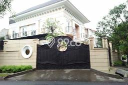 Rumah area Kebayoran Baru, 3 KT, Dekat Pusat Kota, Luas 550m² LB 700m² Rumah area Kebayoran Baru, 3 KT, Dekat Pusat Kota, Luas 550m² LB 700m²