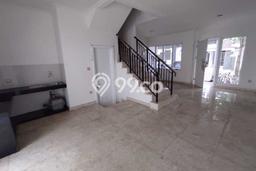 Rumah Akses Mudah di Lebak Bulus, Jakarta Selatan, LT 108m² LB 130m² Rumah Akses Mudah di Lebak Bulus, Jakarta Selatan, LT 108m² LB 130m²