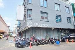 Unit Ruko Dijual di Jakarta Selatan LT 273m2 & LB 861m2 Unit Ruko Dijual di Jakarta Selatan LT 273m2 & LB 861m2