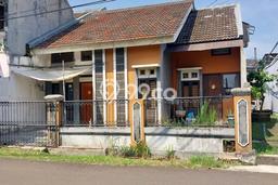 For Sale Hunian Rumah Terawat 3 KT di BSD City, Tangerang For Sale Hunian Rumah Terawat 3 KT di BSD City, Tangerang