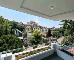 Rumah Luxury Modern Tanpa Renovasi di Tubagus Ismail Bandung Rumah Luxury Modern Tanpa Renovasi di Tubagus Ismail Bandung