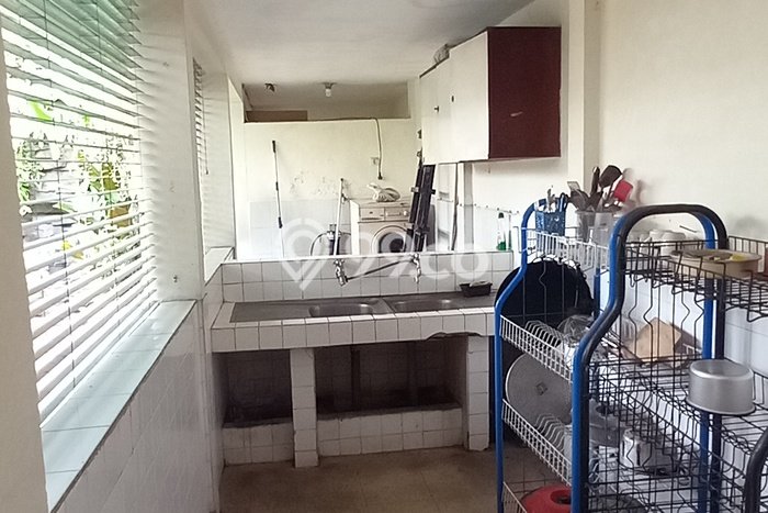 For Sale! Luxury House LT 460m2 Desain Modern di Sayap Dago For Sale! Luxury House LT 460m2 Desain Modern di Sayap Dago