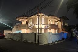 Dijual Rumah Premium dengan Fasilitas Sekitar Lengkap di Duren Sawit, Jakarta Timur Dijual Rumah Premium dengan Fasilitas Sekitar Lengkap di Duren Sawit, Jakarta Timur