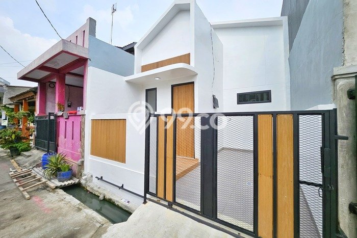 For Sale Hunian Rumah Terawat 2 KT di Kaliabang, Bekasi For Sale Hunian Rumah Terawat 2 KT di Kaliabang, Bekasi