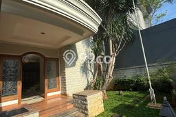 Rumah Eksklusif Dijual LT 300m2 di Kebayoran Lama, Jakarta Selatan Rumah Eksklusif Dijual LT 300m2 di Kebayoran Lama, Jakarta Selatan