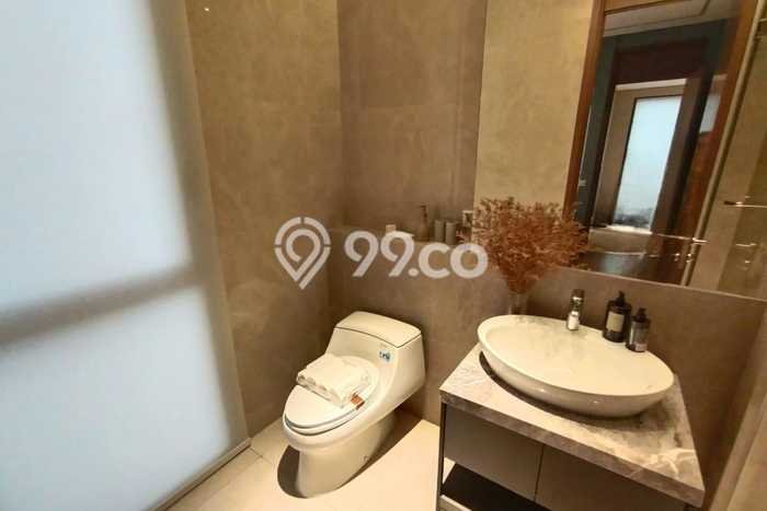 Rumah Mewah LB 389m2 Siap Huni Desain Elegan di BSD City, Tangerang Rumah Mewah LB 389m2 Siap Huni Desain Elegan di BSD City, Tangerang