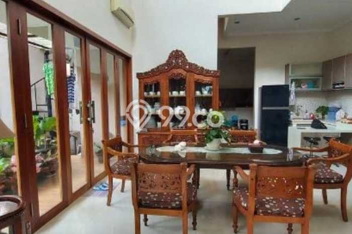Rumah Mewah LB 300m2 Siap Pakai Desain Elegan di BSD City, Tangerang Rumah Mewah LB 300m2 Siap Pakai Desain Elegan di BSD City, Tangerang
