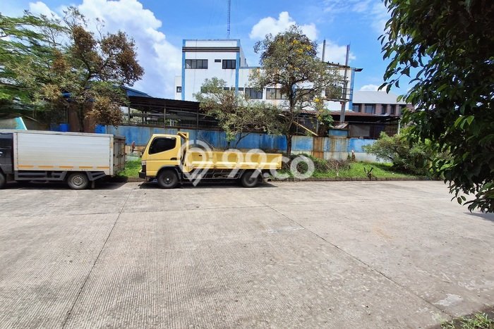 Unit Gudang Dijual di BSD Tangerang Selatan Luas Tanah 880m2, Luas Bangunan 490m2 Unit Gudang Dijual di BSD Tangerang Selatan Luas Tanah 880m2, Luas Bangunan 490m2