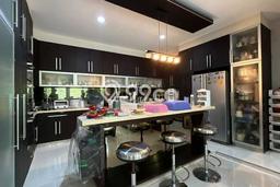 Hunian Mewah LB 550m2 Siap Huni Desain Elegan di BSD The Green, Tangerang Hunian Mewah LB 550m2 Siap Huni Desain Elegan di BSD The Green, Tangerang