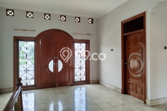 PRIME LOCATION! Rumah area Pesanggrahan, 4 KT, Lingkungan Tenang, Luas 600m² Bangunan 300m² PRIME LOCATION! Rumah area Pesanggrahan, 4 KT, Lingkungan Tenang, Luas 600m² Bangunan 300m²