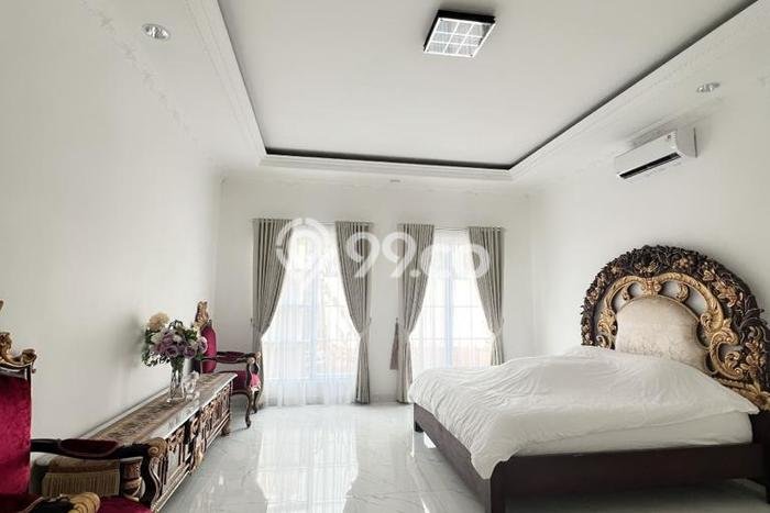 Rumah Luxury Modern Tanpa Renovasi di Suvarna Sutera Tangerang Rumah Luxury Modern Tanpa Renovasi di Suvarna Sutera Tangerang