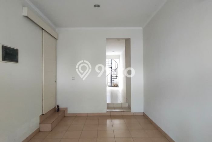 Rumah Kontrakan Tangerang LT 180m2 LB 200m2 Kawasan Gading Serpong Rumah Kontrakan Tangerang LT 180m2 LB 200m2 Kawasan Gading Serpong