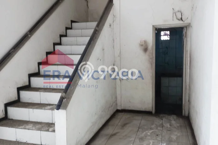 Unit Gudang Paling Strategis di Blimbing Malang dengan LB 2072m2 Unit Gudang Paling Strategis di Blimbing Malang dengan LB 2072m2