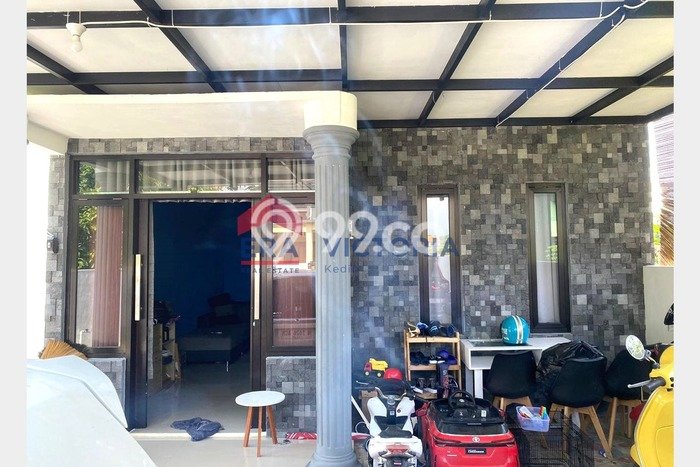 Rumah Strategis dengan Luas Tanah 130m2m² dan Luas Bangunan 126m2m² di Area Semen, Kediri Rumah Strategis dengan Luas Tanah 130m2m² dan Luas Bangunan 126m2m² di Area Semen, Kediri