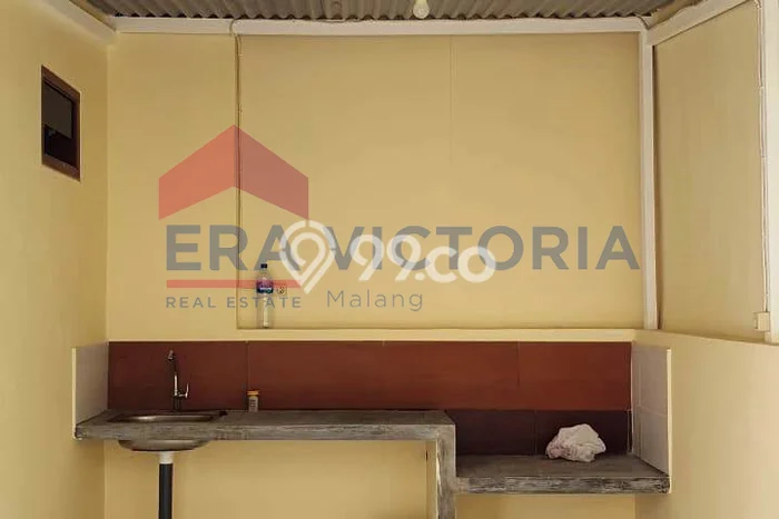 Disewakan! Rumah 2 Kamar Tidur &
1 Kamar Mandi di Tidar, Malang Disewakan! Rumah 2 Kamar Tidur &
1 Kamar Mandi di Tidar, Malang