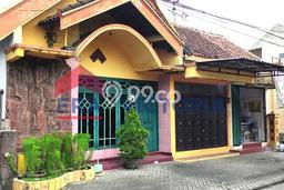 BEST OFFER! Rumah Untuk Investasi di Ngawi, LT 385m2m² LB 385m2m² BEST OFFER! Rumah Untuk Investasi di Ngawi, LT 385m2m² LB 385m2m²