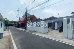 Rumah Premium kawasan Blimbing, 2 KM, Lingkungan Tenang, Luas 195m2m² LB 100m2m² Rumah Premium kawasan Blimbing, 2 KM, Lingkungan Tenang, Luas 195m2m² LB 100m2m²