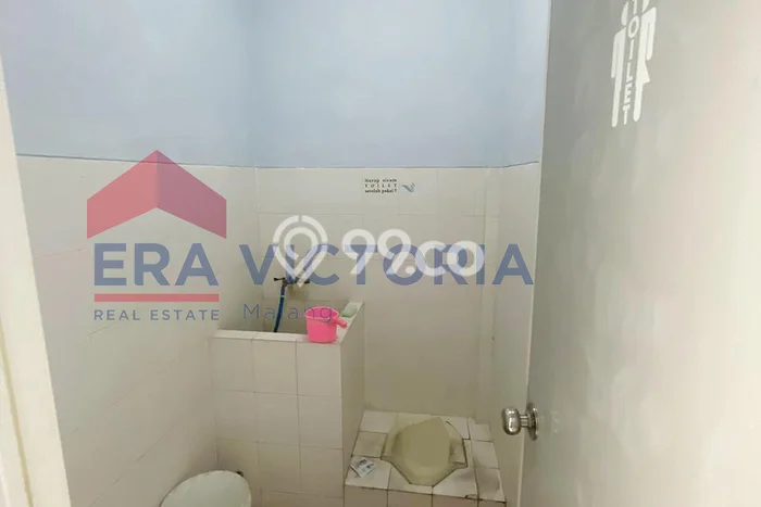Ruko Disewa di Malang dengan LB 140m2 Area Komersial Ramai Ruko Disewa di Malang dengan LB 140m2 Area Komersial Ramai