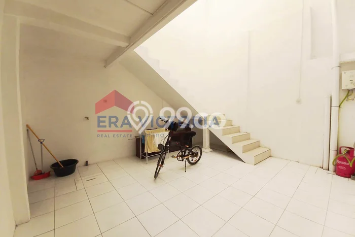 Rumah di Klojen, Dekat Pusat Kota, 1 KM, LT 265m2m² Bangunan 300m2m² Rumah di Klojen, Dekat Pusat Kota, 1 KM, LT 265m2m² Bangunan 300m2m²