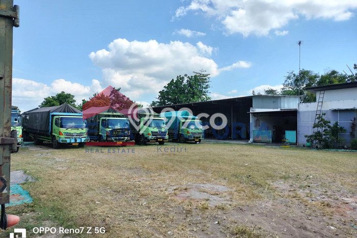 AREA KOMERSIAL! Gudang Kawasan , Luas 840m2m², Akses Utama AREA KOMERSIAL! Gudang Kawasan , Luas 840m2m², Akses Utama