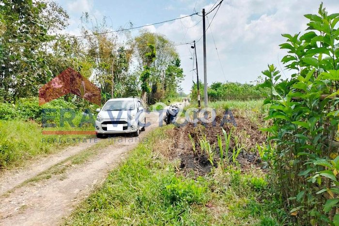 Dijual Tanah di Pakisaji, Luas 144m2m², Lingkungan Nyaman Dijual Tanah di Pakisaji, Luas 144m2m², Lingkungan Nyaman