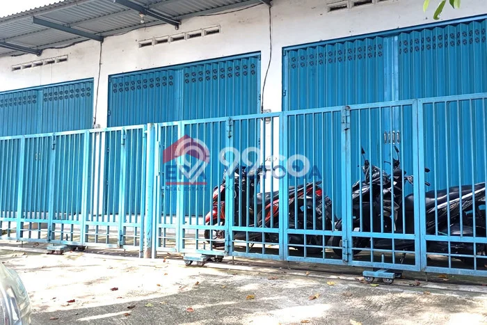 LOKASI STRATEGIS! Ruko For Rent Kawasan Ngadiluwih, Luas 70m2m², Kawasan Bisnis LOKASI STRATEGIS! Ruko For Rent Kawasan Ngadiluwih, Luas 70m2m², Kawasan Bisnis
