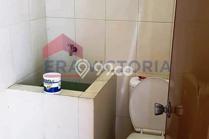 Disewakan! Rumah 2 Kamar Tidur &
1 Kamar Mandi di Tidar, Malang Disewakan! Rumah 2 Kamar Tidur &
1 Kamar Mandi di Tidar, Malang