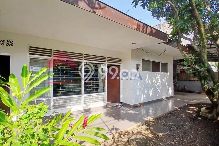 PRIME PROPERTY! Rumah area , 3 KT, Lingkungan Elite, LT 300m2m² LB 250m2m² PRIME PROPERTY! Rumah area , 3 KT, Lingkungan Elite, LT 300m2m² LB 250m2m²