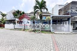 Rumah Asri di Lowokwaru, 6 KM, Luas 196m2m² Bangunan 180m2m² Rumah Asri di Lowokwaru, 6 KM, Luas 196m2m² Bangunan 180m2m²