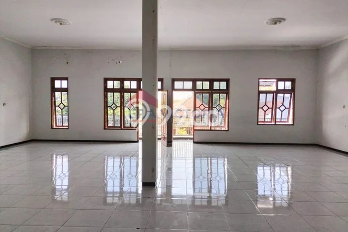 Ruko Disewakan di Pakis, Luas 440m2m², Area Bisnis, Akses Utama Ruko Disewakan di Pakis, Luas 440m2m², Area Bisnis, Akses Utama