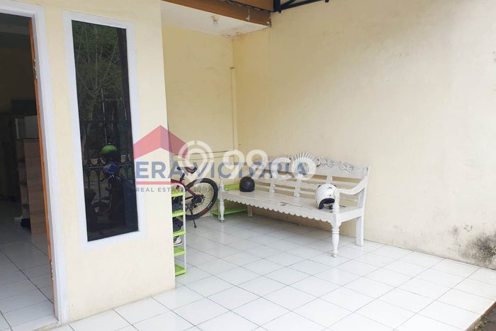 Rumah Strategis Modern Lb 140m2 di Pakis, Malang Rumah Strategis Modern Lb 140m2 di Pakis, Malang