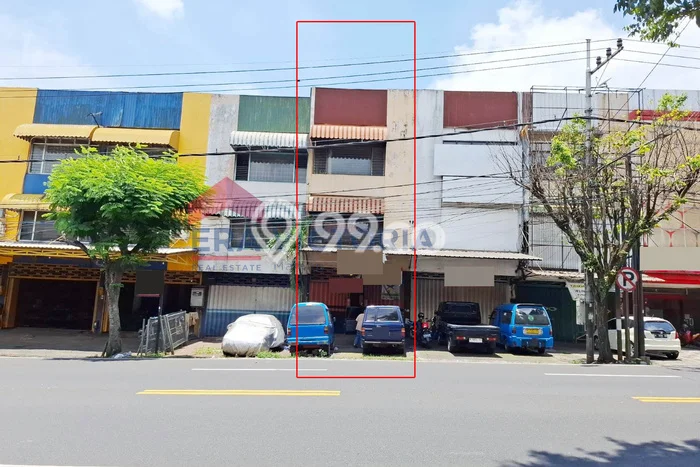 Ruko untuk disewa di Blimbing punya LT 118m2 & LB 295m2 harga sewa kompetitif Ruko untuk disewa di Blimbing punya LT 118m2 & LB 295m2 harga sewa kompetitif