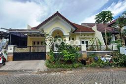 Rumah di , 2 KM, Dekat Fasilitas Umum, LT 300m2m² Bangunan 250m2m² Rumah di , 2 KM, Dekat Fasilitas Umum, LT 300m2m² Bangunan 250m2m²