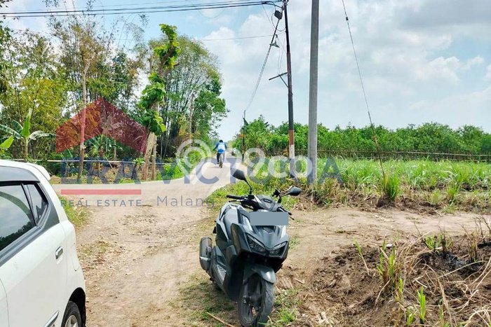 Dijual Tanah di Pakisaji, Luas 144m2m², Lingkungan Nyaman Dijual Tanah di Pakisaji, Luas 144m2m², Lingkungan Nyaman