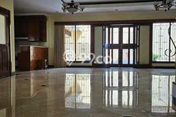Rumah Elit LB 700m2 Siap Huni Desain Elegan di Kemanggisan, Jakarta Barat Rumah Elit LB 700m2 Siap Huni Desain Elegan di Kemanggisan, Jakarta Barat