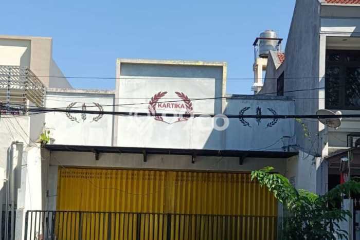 Dijual Komersial Area Komersial di Kupang, Luas 180m2m², Jalan Utama Dijual Komersial Area Komersial di Kupang, Luas 180m2m², Jalan Utama