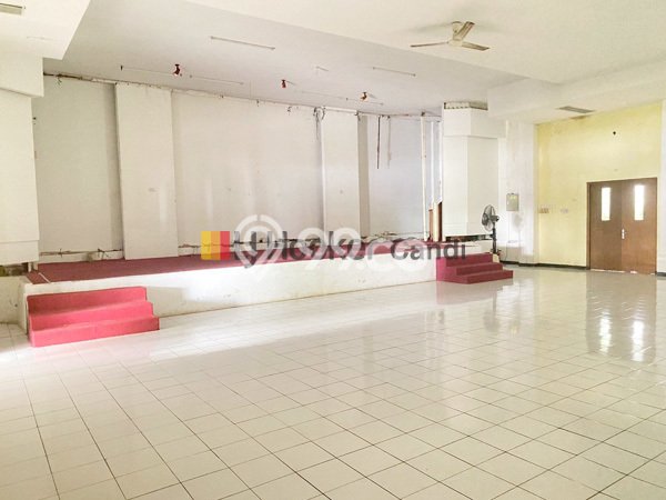 Untuk Dijual Komersial di Banyumanik, Semarang Harga Penawaran Spesial Untuk Dijual Komersial di Banyumanik, Semarang Harga Penawaran Spesial