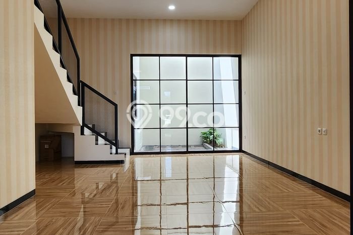 Rumah Strategis Minimalis Lb 122m2 di Rungkut, Surabaya Rumah Strategis Minimalis Lb 122m2 di Rungkut, Surabaya