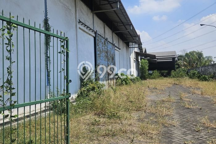 Gudang Kawasan Krian, Luas 4450m2m², Kawasan Komersial Gudang Kawasan Krian, Luas 4450m2m², Kawasan Komersial