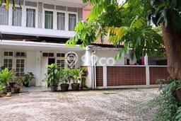 Siap Huni Rumah Mewah 6 Kamar di Kebayoran Baru Dekat ke Mana Saja Siap Huni Rumah Mewah 6 Kamar di Kebayoran Baru Dekat ke Mana Saja