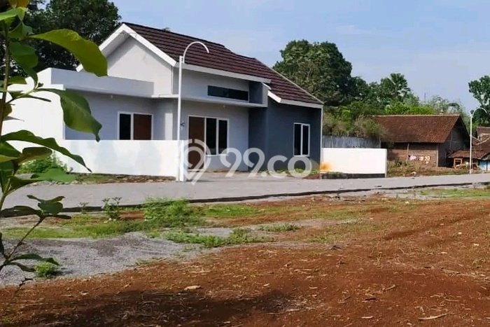 Rumah Sederhana Dijual di Gunung Pati 2 Kamar dengan LT 120m2 Rumah Sederhana Dijual di Gunung Pati 2 Kamar dengan LT 120m2