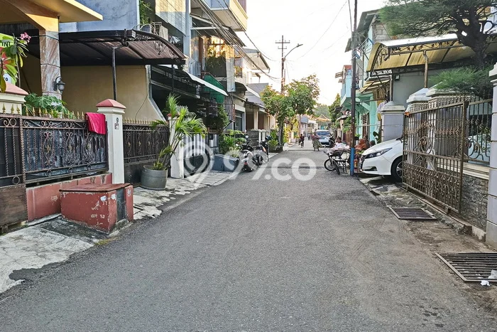 Rumah Luas Asri 3 KT Siap Pakai di Rawamangun Jakarta Timur Rumah Luas Asri 3 KT Siap Pakai di Rawamangun Jakarta Timur